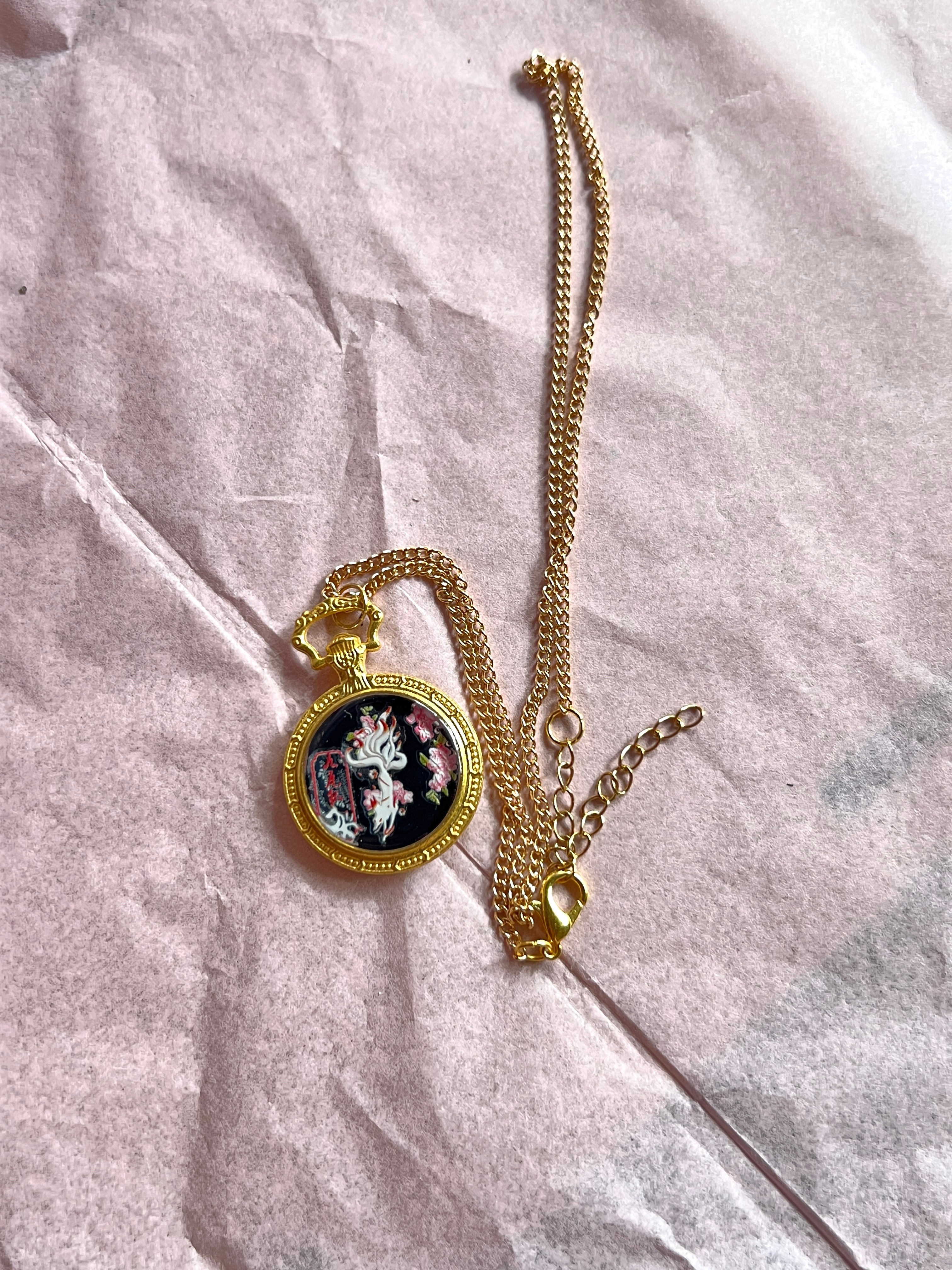 Kitsune Kette Gold – Handbemalter Anime Schmuck | Hanabi Kollektion