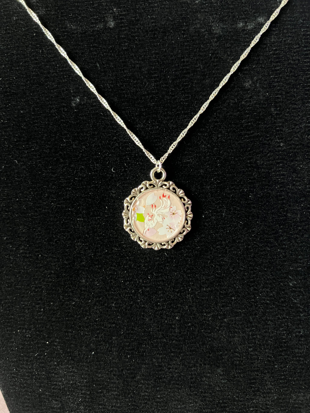 Kitsune Kette Silber – Handbemalter Anime Schmuck | Hanabi Kollektion