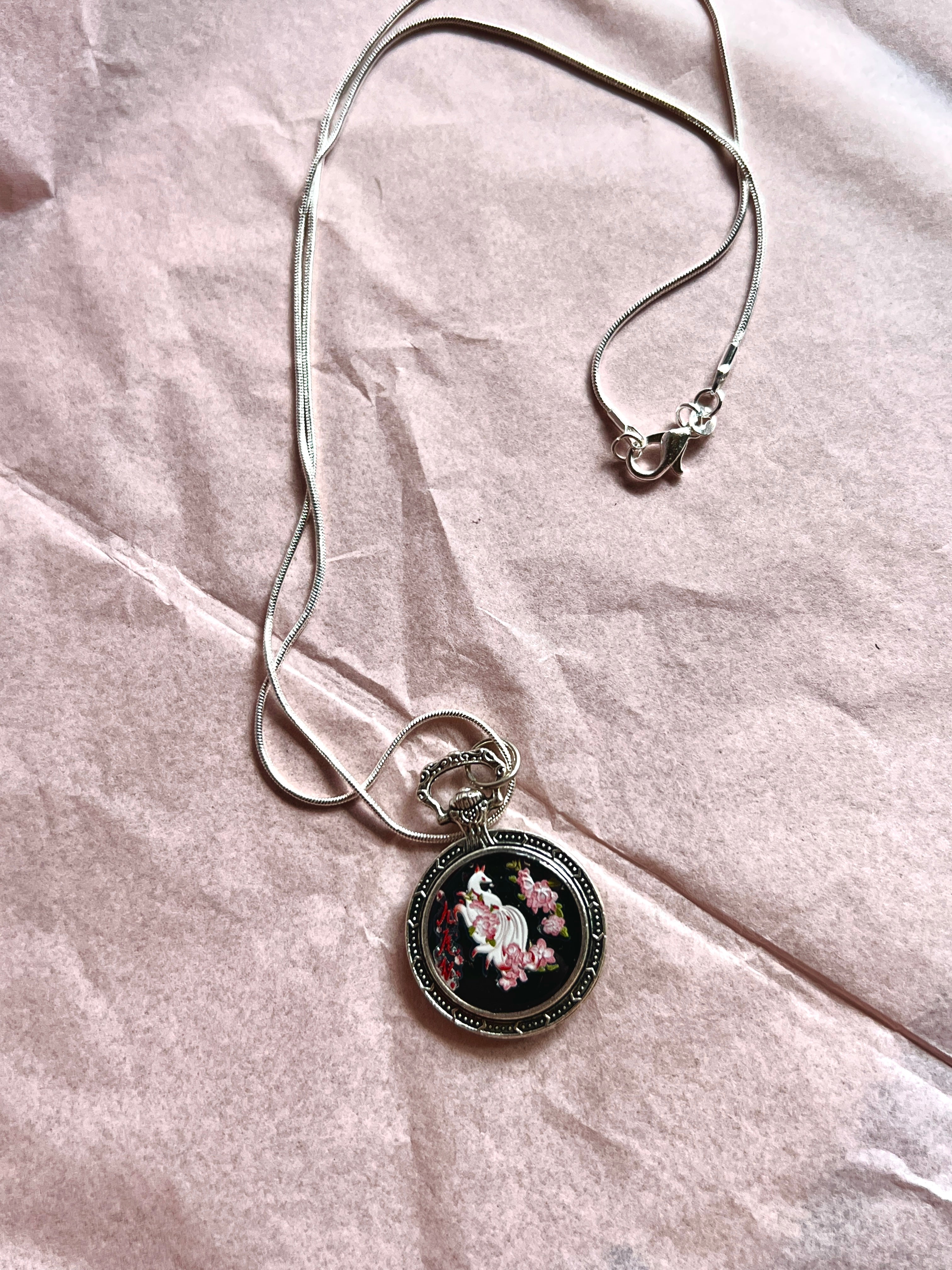 Kitsune Kette Silber – Handbemalter Anime Schmuck | Hanabi Kollektion