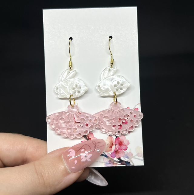 Hasen Ohrringe mit Fächer – Japanischer Schmuck Edelstahl